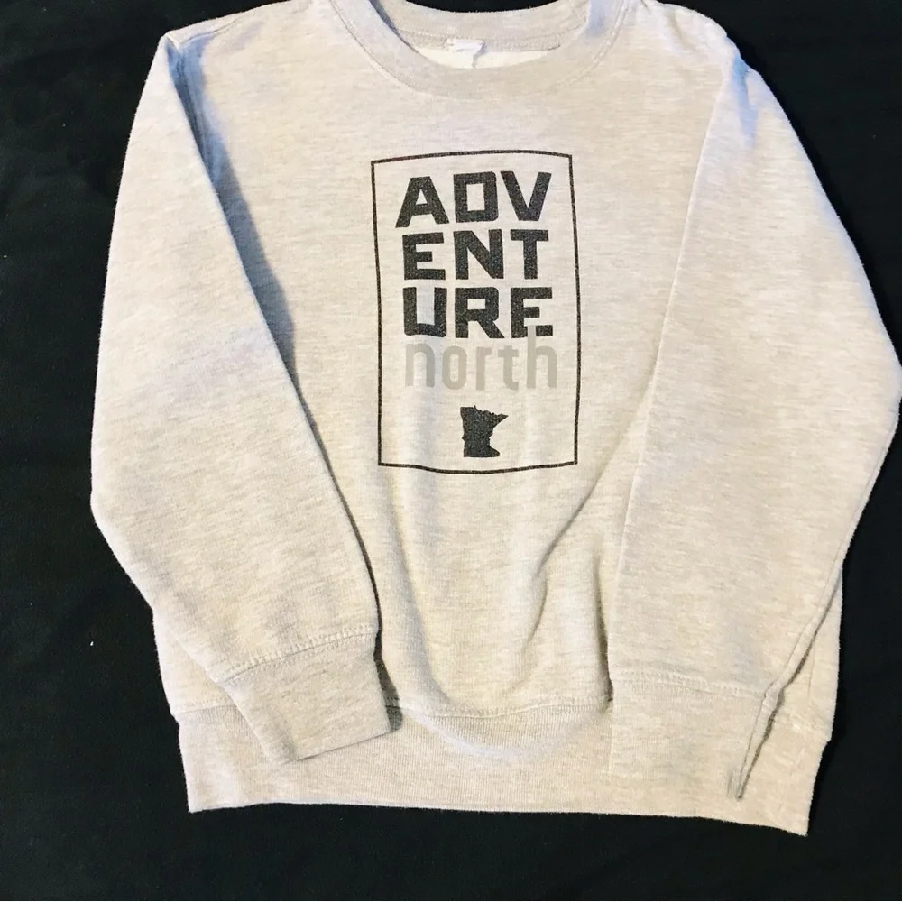 Bundle Boy’s Gray and White Striped Sweaters Sweatshirts size Small 5 6 years